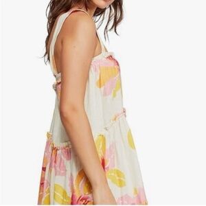 NWT Free People Floral Moonshine midi dress
SZ Large